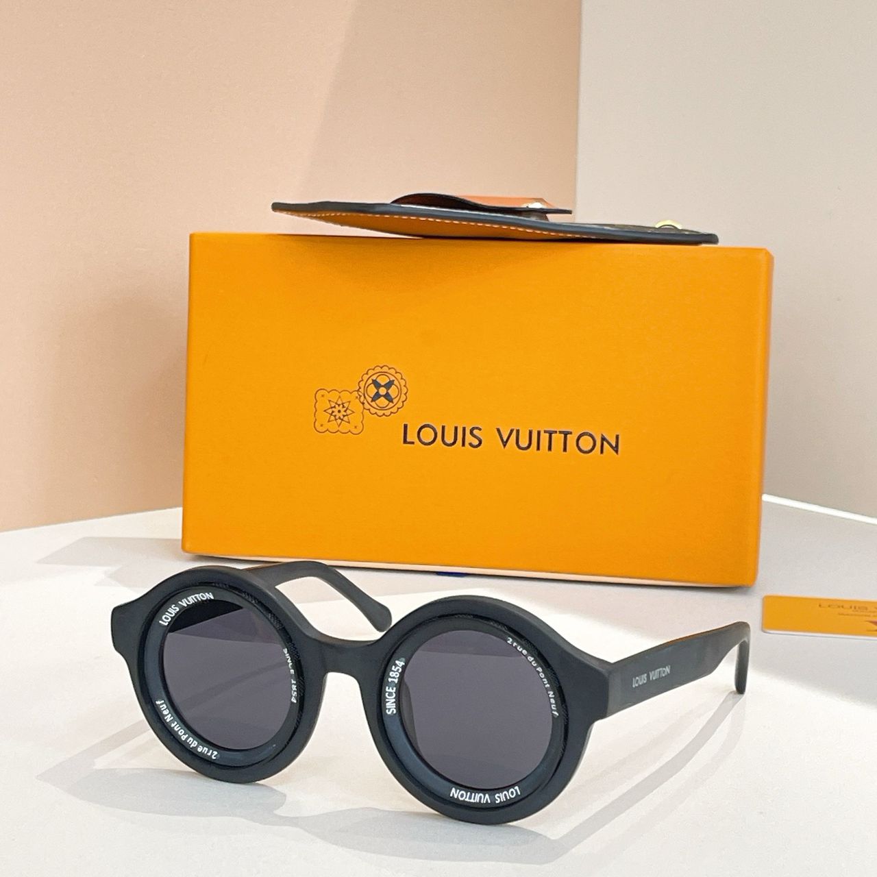 Premium D Glasses